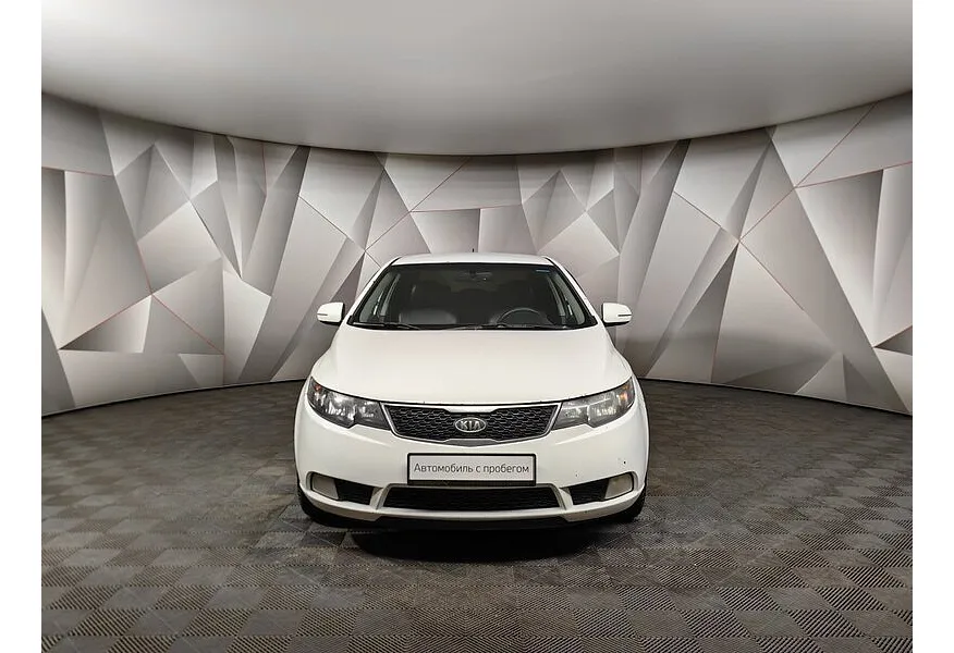 Kia Cerato 2.0 AT (150 л.с.) Белый в АВИЛОН. Слайд №7