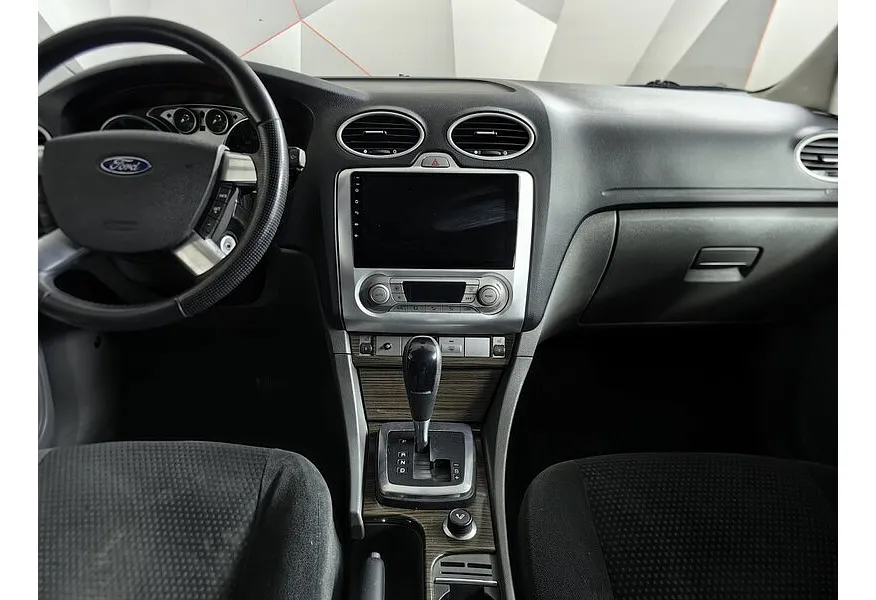 Ford Focus 2.0 AT (145 л.с.) Ghia Серебристый в АВИЛОН. Слайд №13