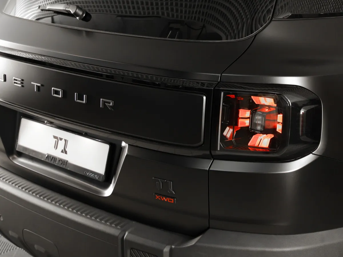 JETOUR T1 2.0T AT 4WD (245 л.с.) Лимитированная серия Черный в АВИЛОН. Слайд №10