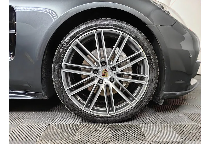 Porsche Panamera 4 3.0 PDK AWD (330 л.с.) Серый в АВИЛОН. Слайд №9