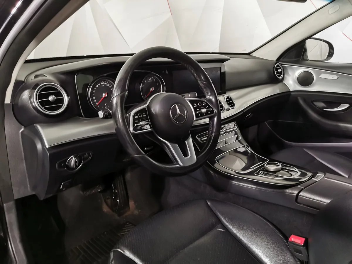 Mercedes-Benz E-Класс E 200 4MATIC 9G-TRONIC (197 л.с.) Sport Черный в АВИЛОН. Слайд №9