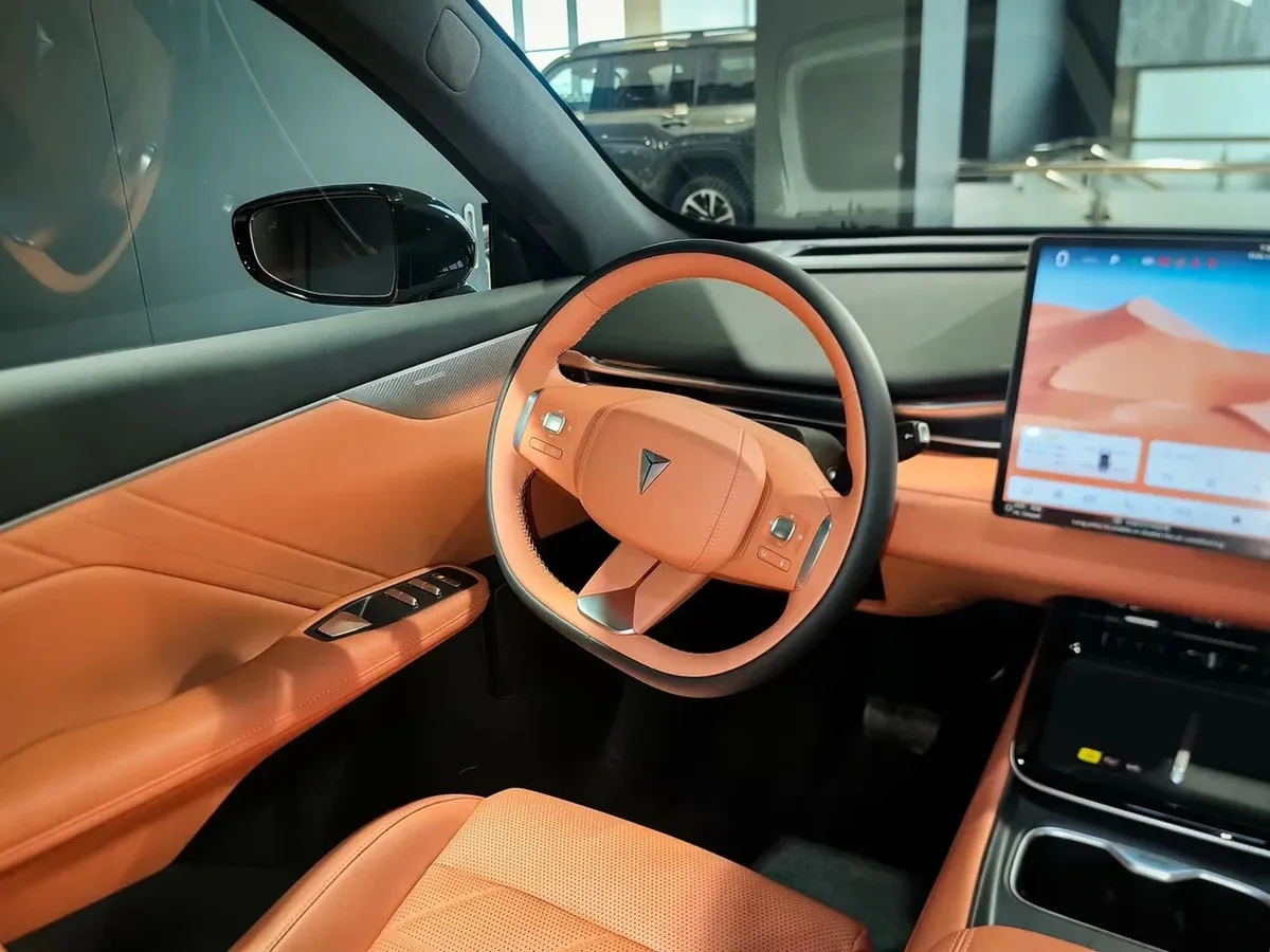 Deepal S05 AT 2WD (272 л.с.) Люкс Серебристый в АВИЛОН. Слайд №10