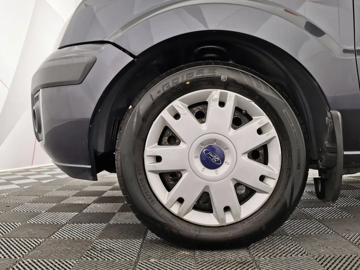 Ford Fusion 1.4 Durashift EST (80 л.с.) Core Серый в АВИЛОН. Слайд №9