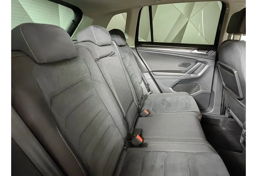 Volkswagen Tiguan 2.0 TDI 4Motion DSG (150 л.с.) Highline Черный в АВИЛОН. Слайд №16