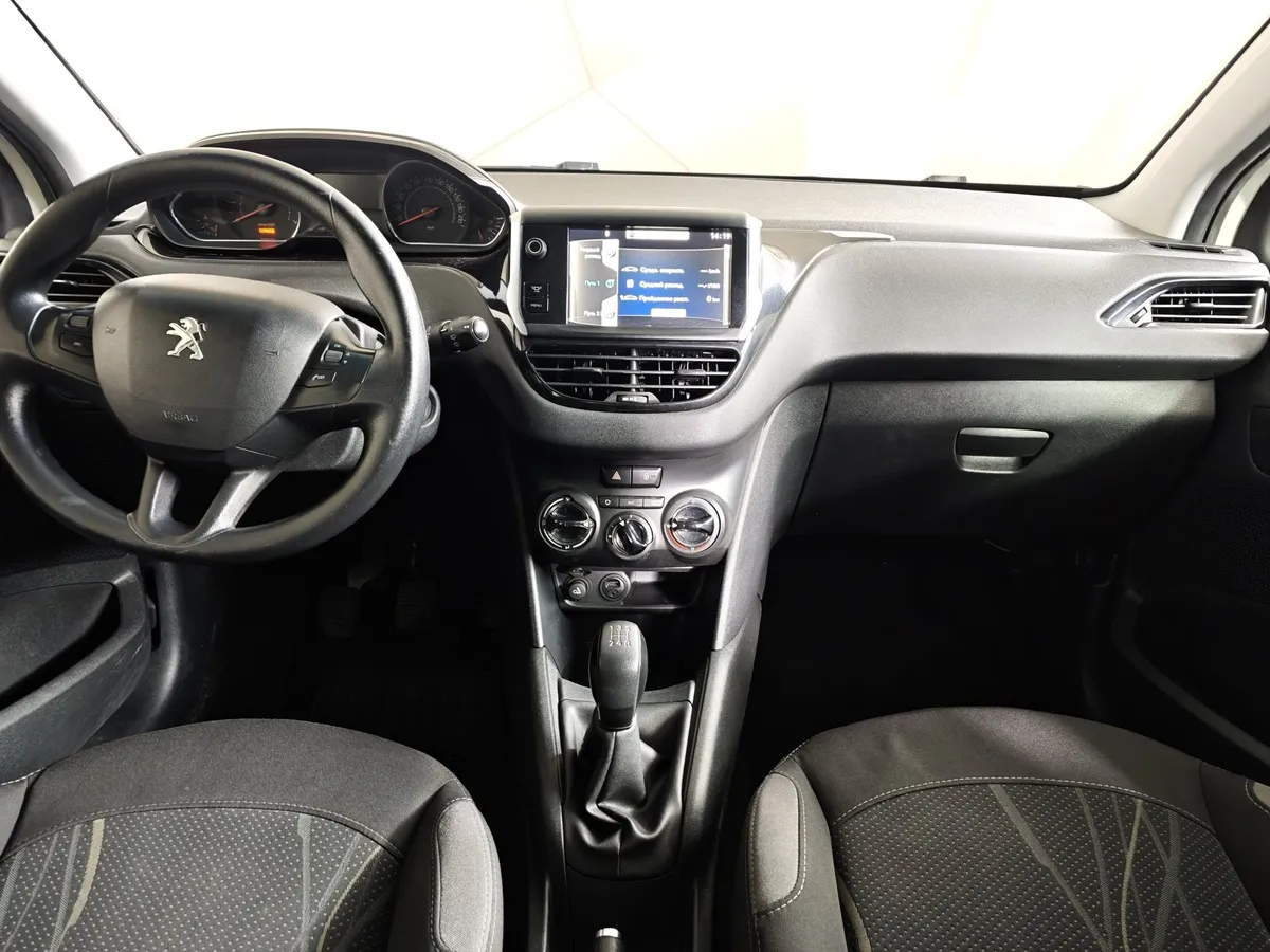Peugeot 208 1.2 VTi MT (82 л.с.) Белый в АВИЛОН. Слайд №14