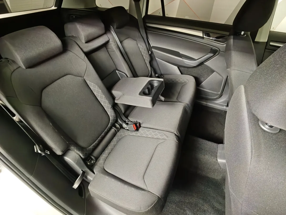 Skoda Kodiaq 1.4 TSI DSG 4X4 (150 л.с.) Белый в АВИЛОН. Слайд №17