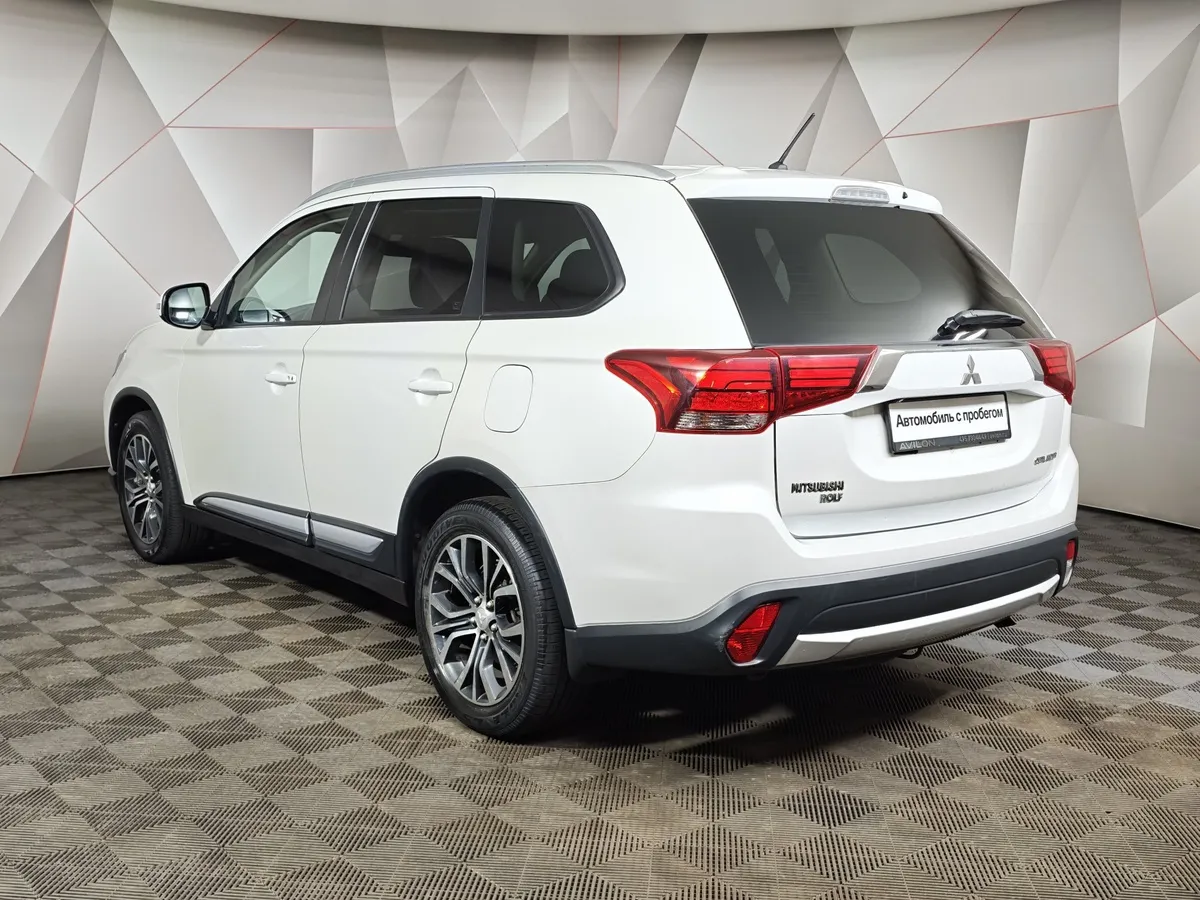 Mitsubishi Outlander 2.0 MIVEC CVT 4WD (146 л.с.) Intense Plus Белый в АВИЛОН. Слайд №4