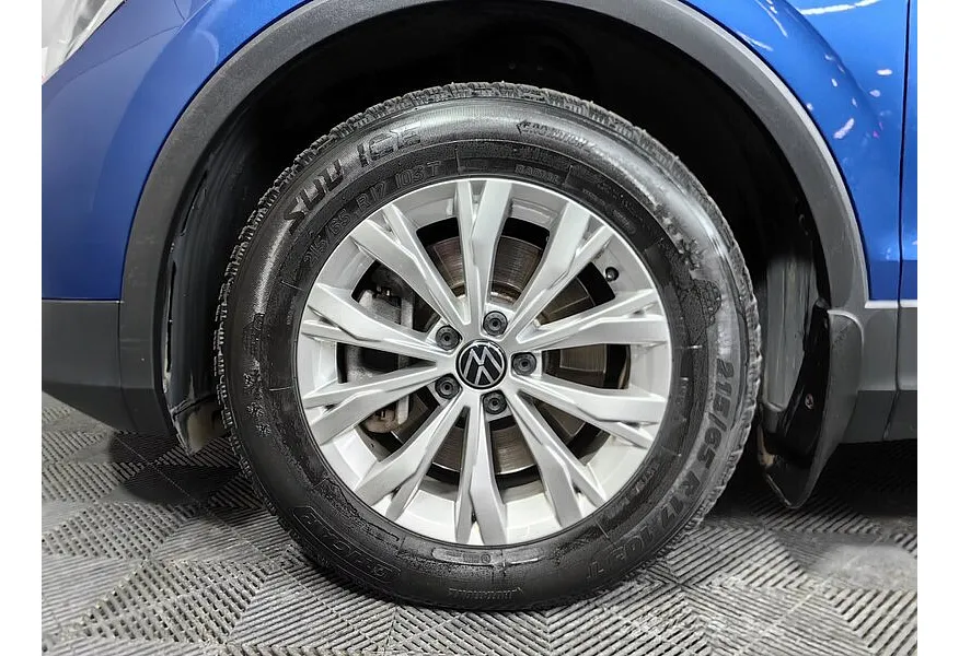 Volkswagen Tiguan 2.0 TSI 4Motion AT (180 л.с.) Status Синий в АВИЛОН. Слайд №9