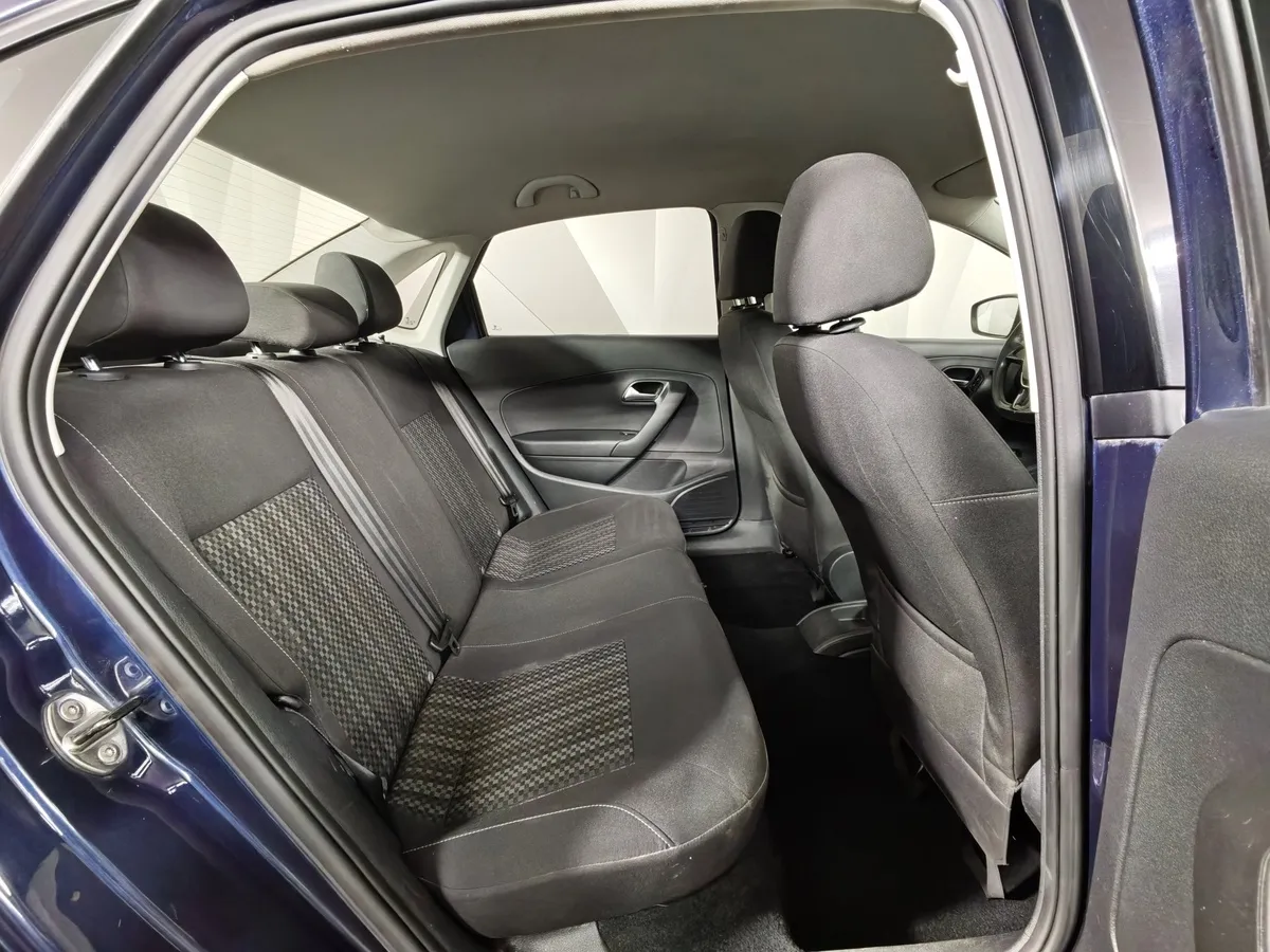 Volkswagen Polo 1.6 MPI AT (110 л.с.) Comfortline Синий в АВИЛОН. Слайд №16