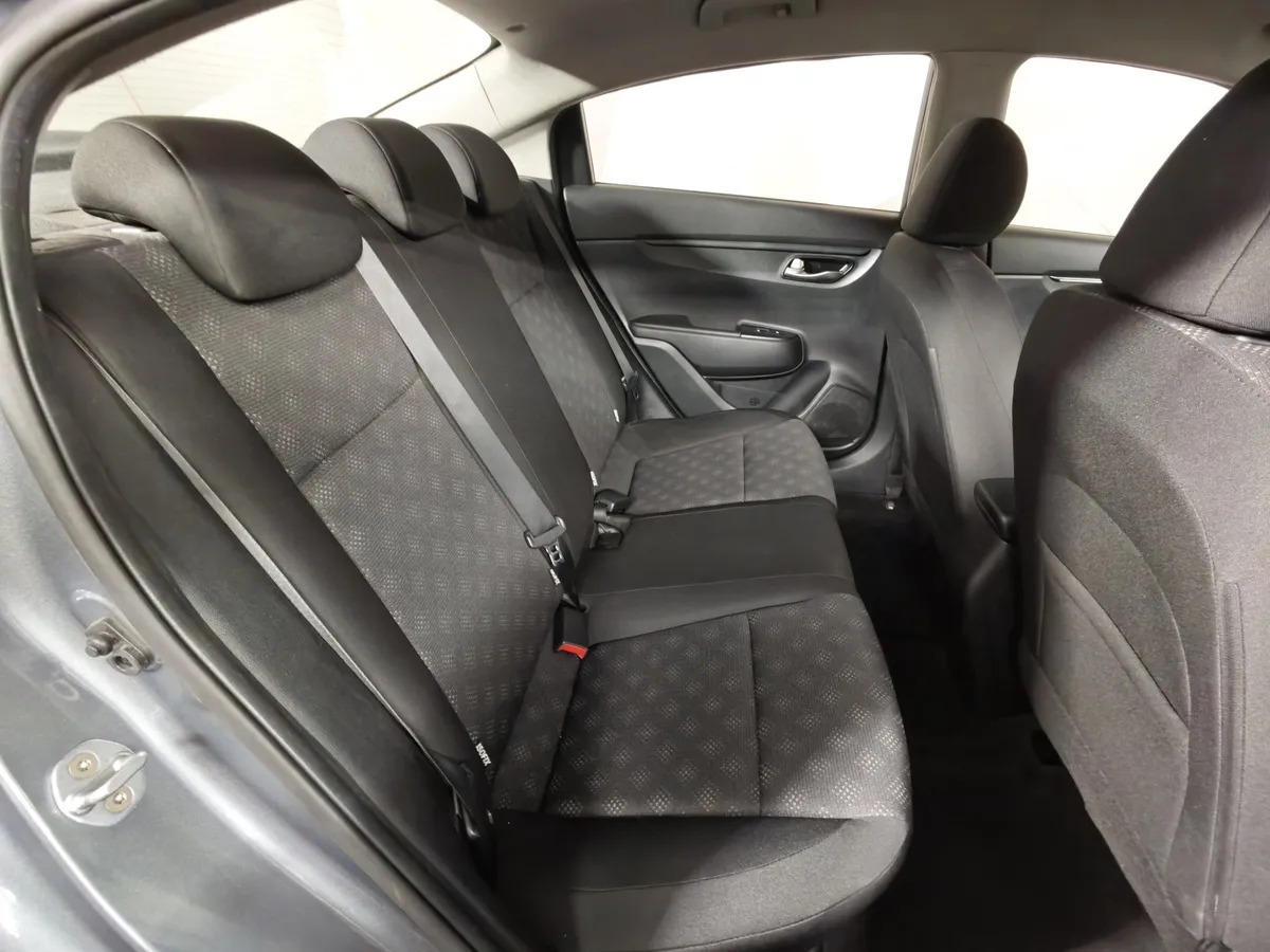 Kia Rio 1.6 AT (123 л.с.) Серый в АВИЛОН. Слайд №14