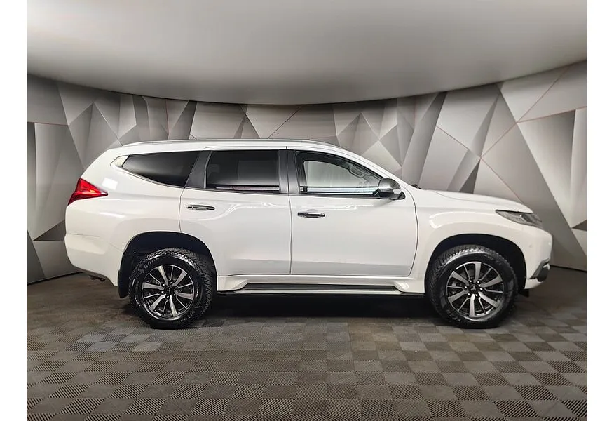 Mitsubishi Pajero Sport 2.4 DI-D AT AWD (181 л.с.) Белый в АВИЛОН. Слайд №6 Mitsubishi Pajero Sport 2.4 DI-D AT AWD (181 л.с.) Белый в АВИЛОН. Слайд №6