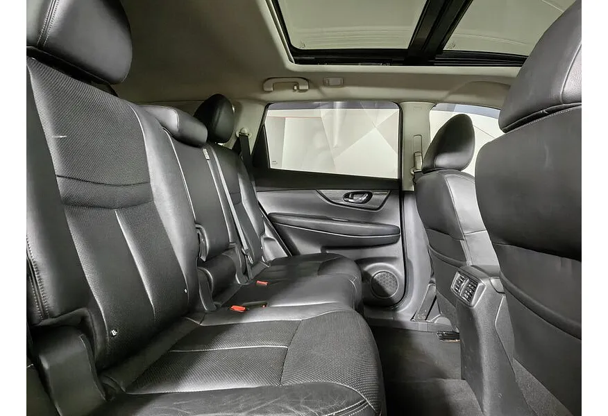 Nissan X-Trail 2.5 CVT AWD (171 л.с.) Черный в АВИЛОН. Слайд №16