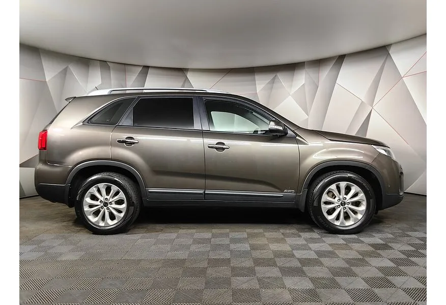 LIVE. Слайд №4