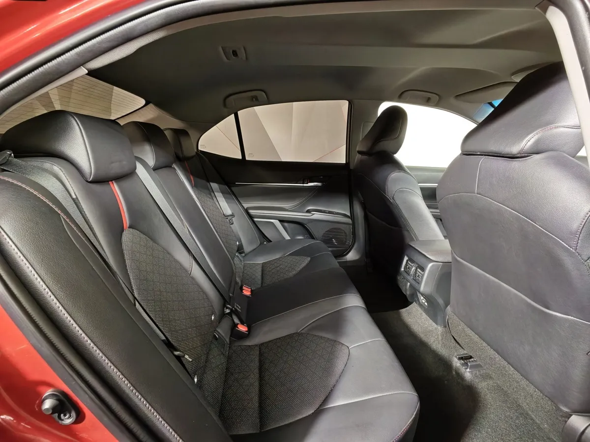 Toyota Camry 2.5 AT (200 л.с.) Красный в АВИЛОН. Слайд №16