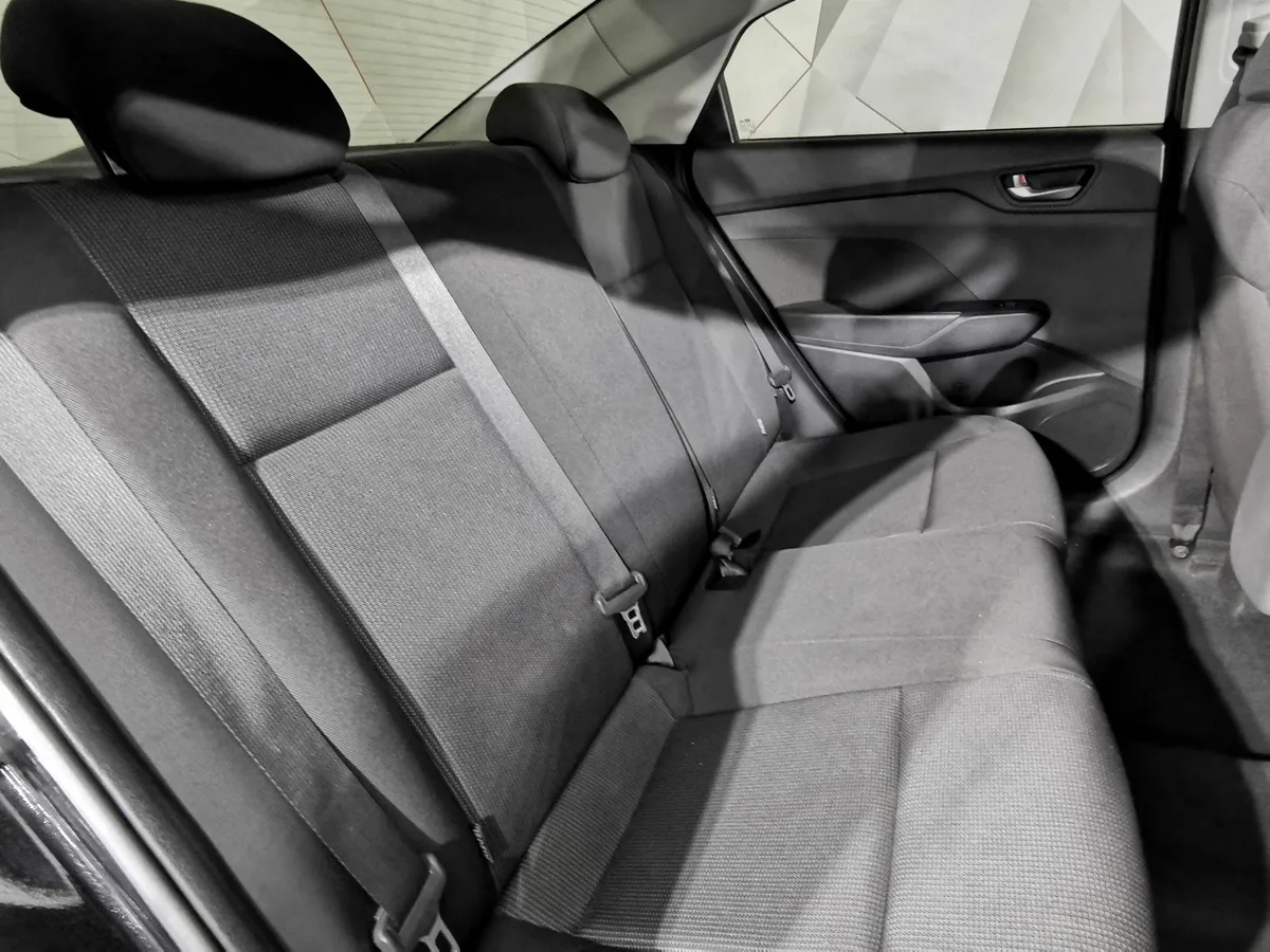 Hyundai Solaris 1.6 MT (123 л.с.) Comfort Черный в АВИЛОН. Слайд №16