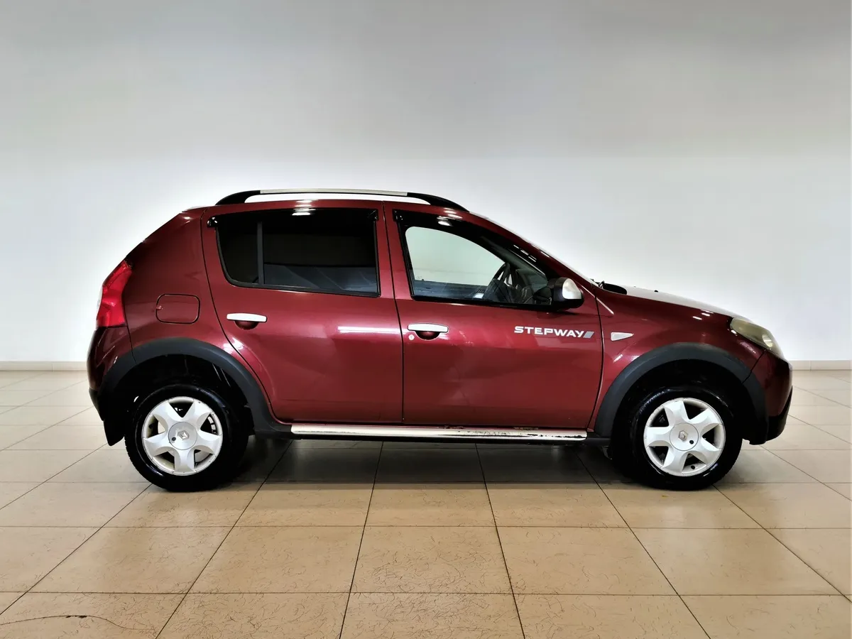 Renault Sandero 1.6 AT (103 л.с.) Stepway Красный в АВИЛОН. Слайд №6