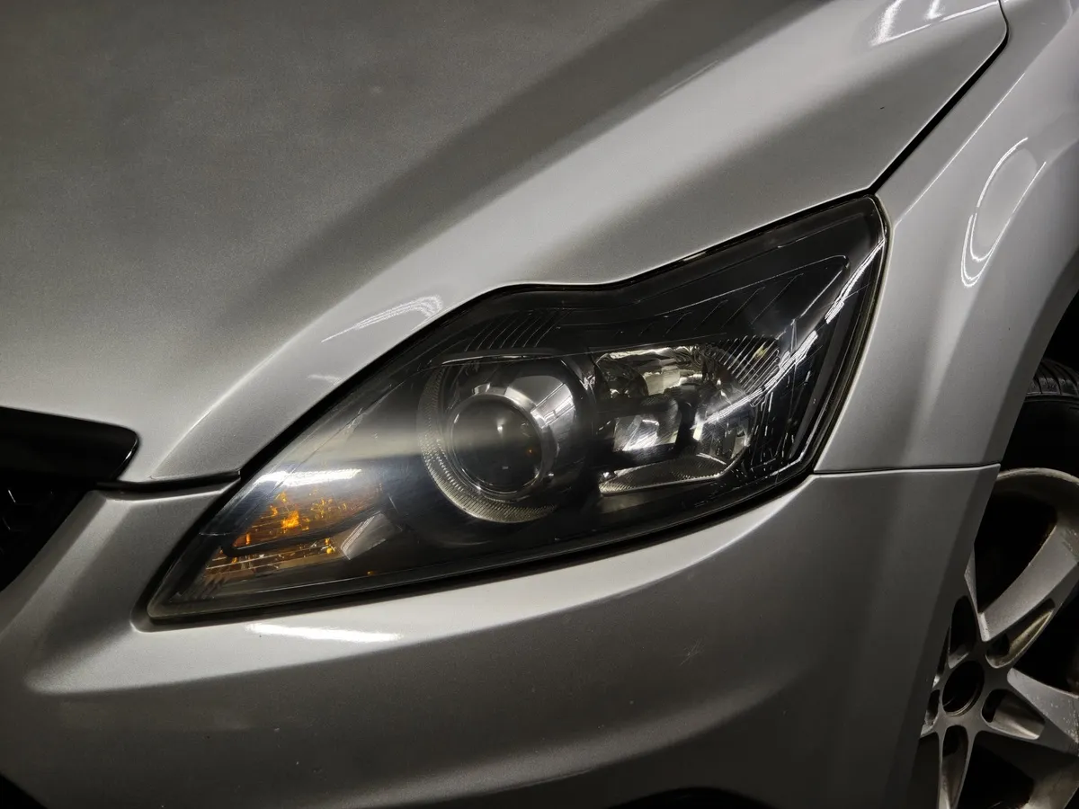 Ford Focus 2.0 AT (145 л.с.) Серебристый в АВИЛОН. Слайд №10