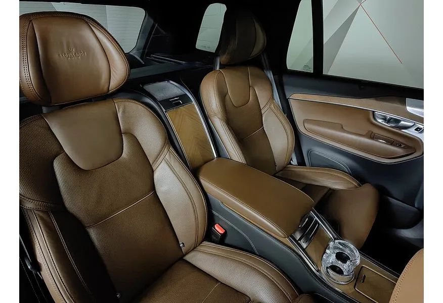 Volvo XC90 2.0 T6 Drive-E AT AWD (5 мест) (320 л.с.) Inscription Синий в АВИЛОН. Слайд №17