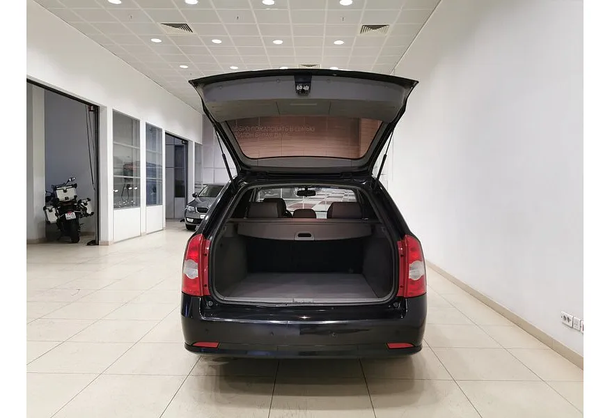 Chevrolet Lacetti 1.6 MT (109 л.с.) Черный в АВИЛОН. Слайд №12
