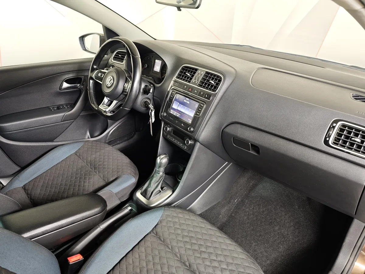 Volkswagen Polo 1.6 MPI AT (110 л.с.) Comfortline Коричневый в АВИЛОН. Слайд №13