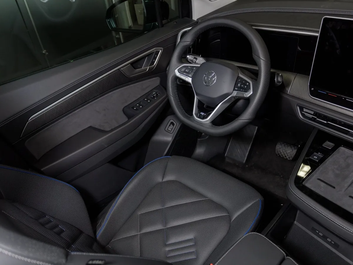 Volkswagen Talagon 2.0 7DSG AWD (272 л.с.) Flagship Shengjing Черный в АВИЛОН. Слайд №13