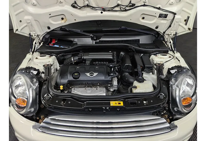 MINI Clubman 1.6 AT (120 л.с.) Белый в АВИЛОН. Слайд №10