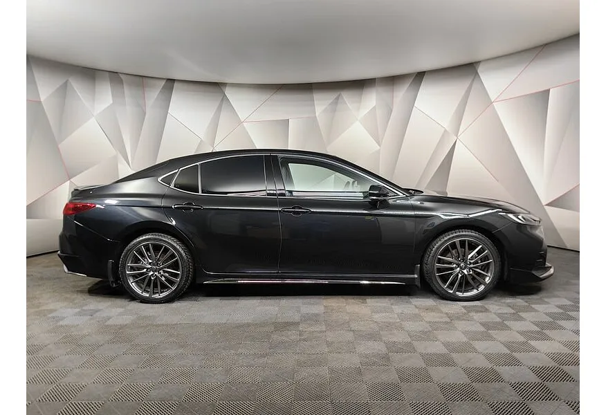 Toyota Camry 2.5 AT (200 л.с.) Luxury Черный в АВИЛОН. Слайд №6