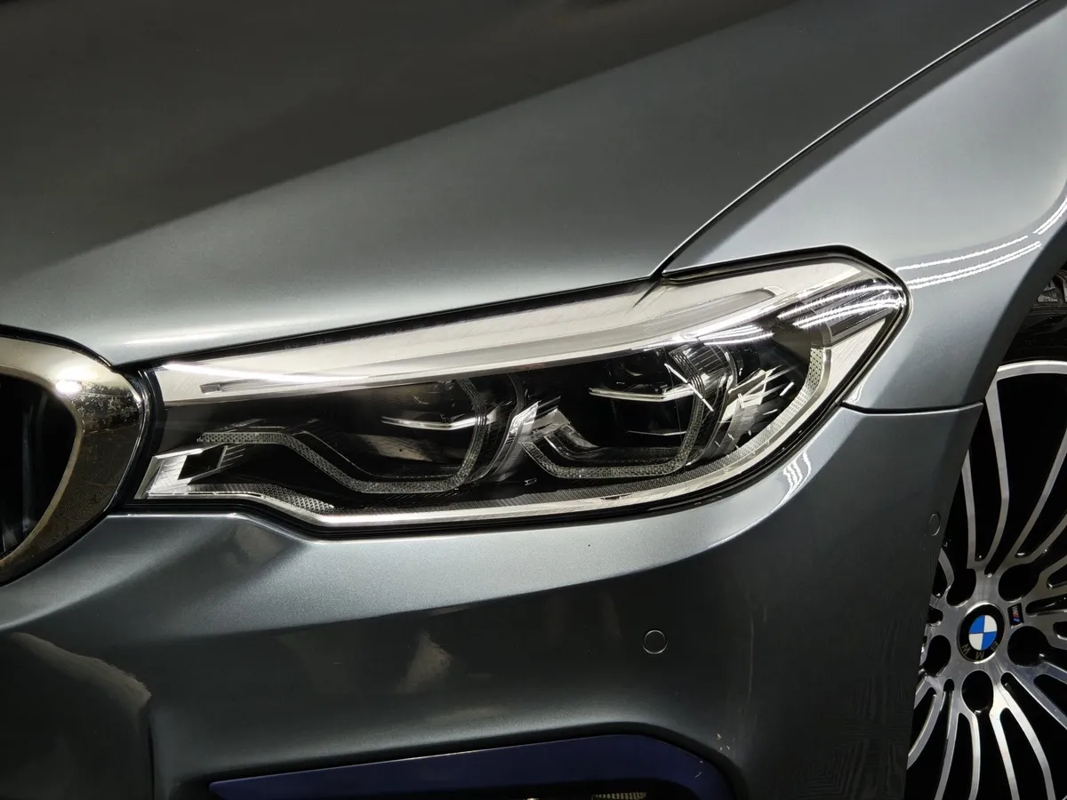 BMW 5 серия 530i xDrive Steptronic (249 л.с.) M Sport Plus Серый в АВИЛОН. Слайд №8