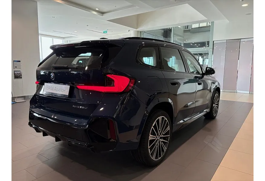 BMW X1 xDrive25 Li (204 л.с.) Синий в АВИЛОН. Слайд №5