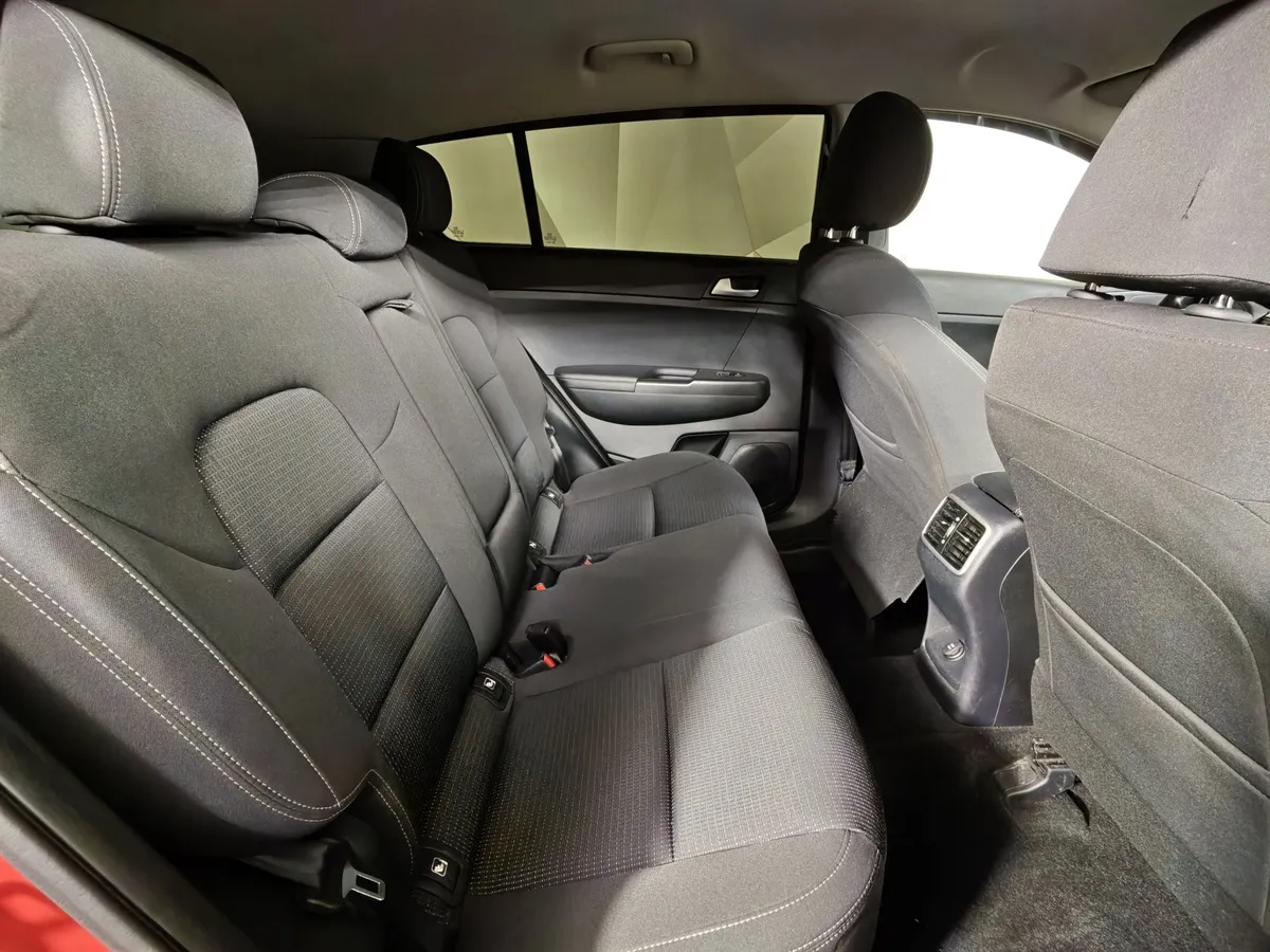 Kia Sportage 2.0 AT (150 л.с.) Красный в АВИЛОН. Слайд №16