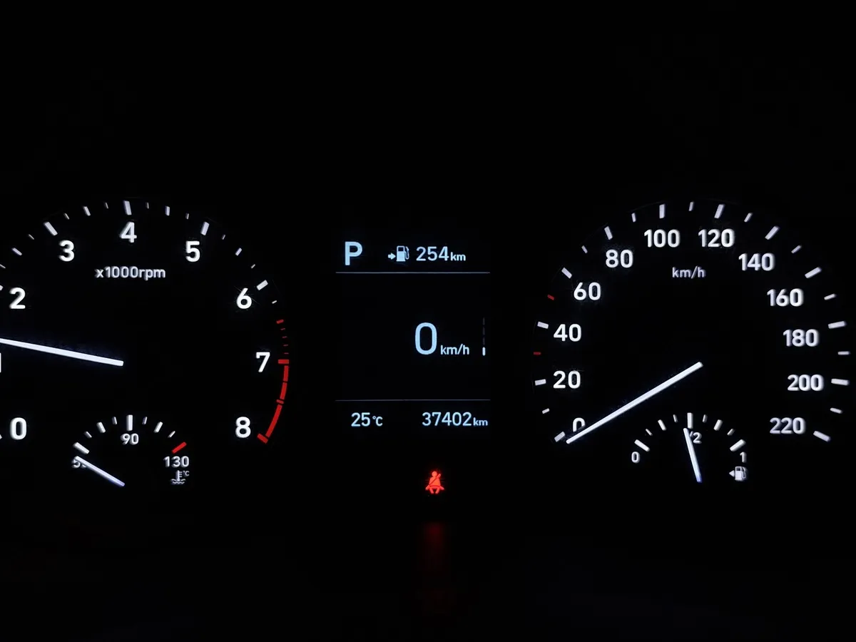 Hyundai Solaris 1.6 AT (123 л.с.) Elegance Серебристый в АВИЛОН. Слайд №18