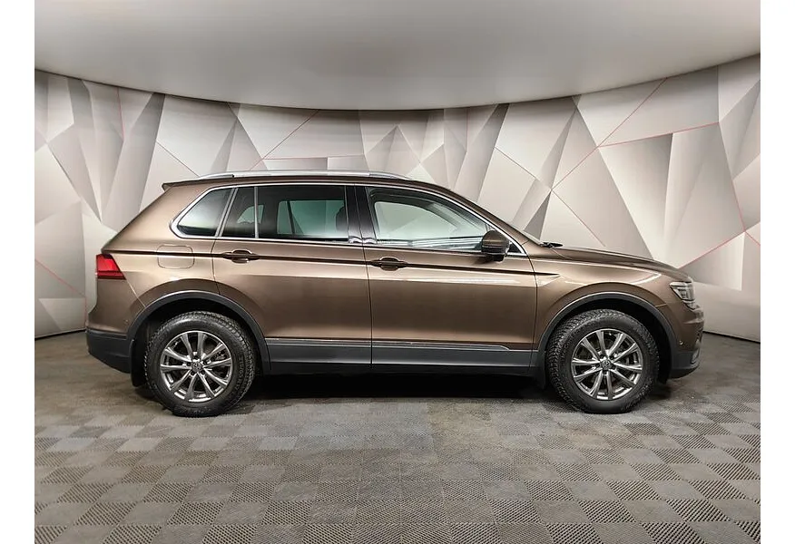 Volkswagen Tiguan 1.4 TSI 4Motion DSG (150 л.с.) Connect Коричневый в АВИЛОН. Слайд №6