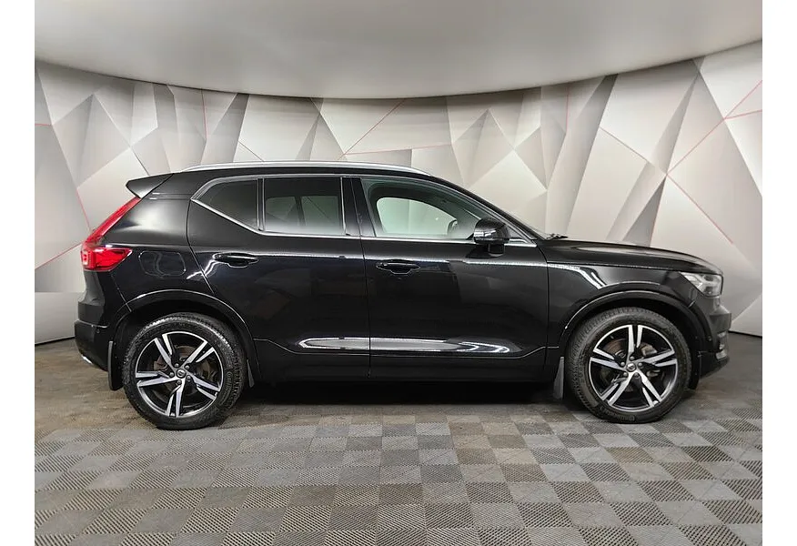 АВИЛОН - Volvo XC40 2.0 D4 Drive-E AT AWD (190 л.с.) Inscription Черный - slide 3