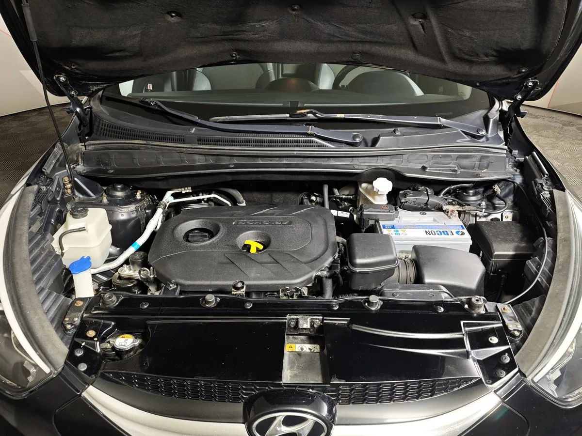 Hyundai ix35 2.0 AT 4WD (150 л.с.) Comfort Черный в АВИЛОН. Слайд №11