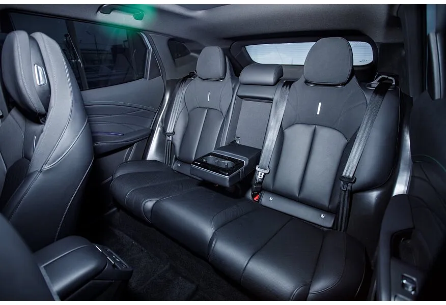 OMODA C7 1.6 DCT 4WD (150 л.с.) Ultimate Черный в АВИЛОН. Слайд №9