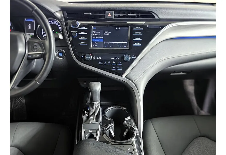 Toyota Camry 2.0 AT (150 л.с.) Черный в АВИЛОН. Слайд №15