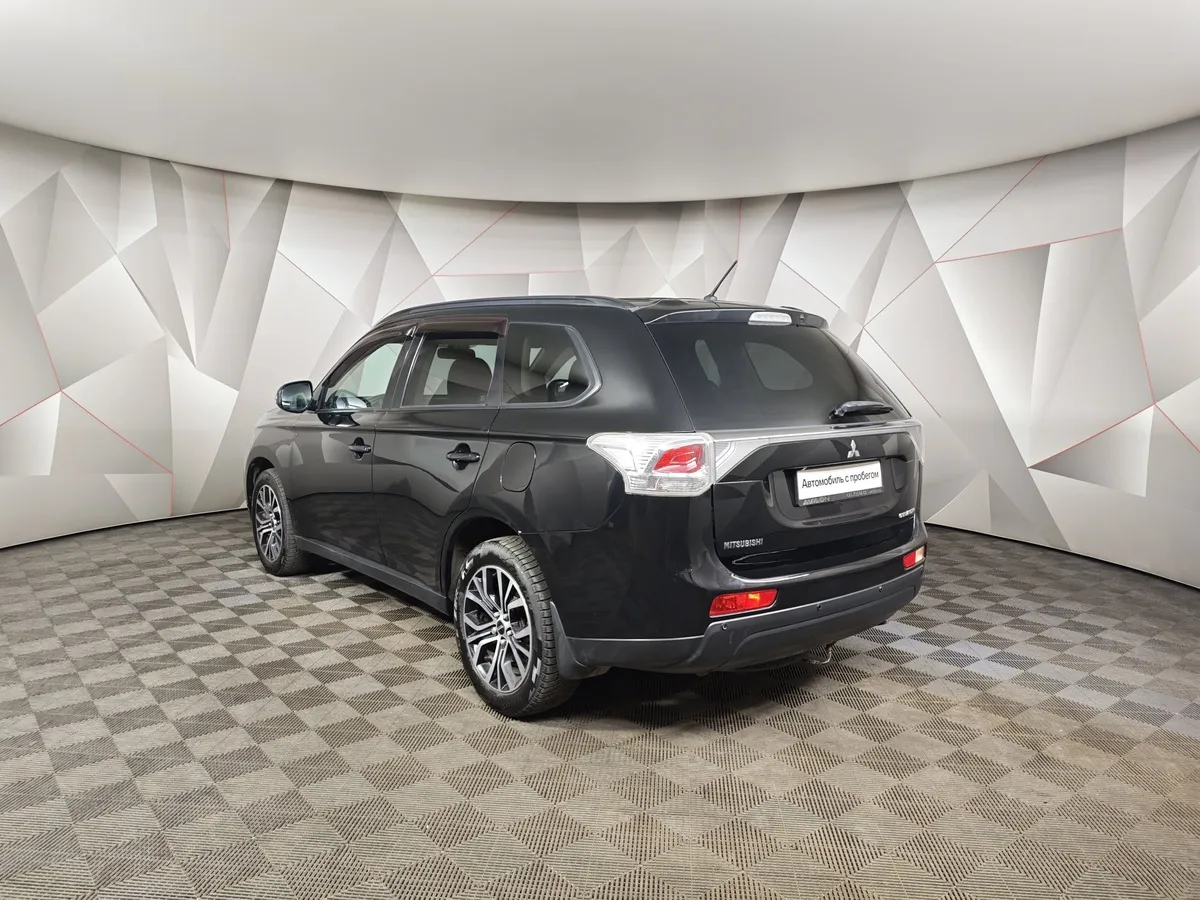 Mitsubishi Outlander 2.4 CVT 4WD (167 л.с.) Черный в АВИЛОН. Слайд №4