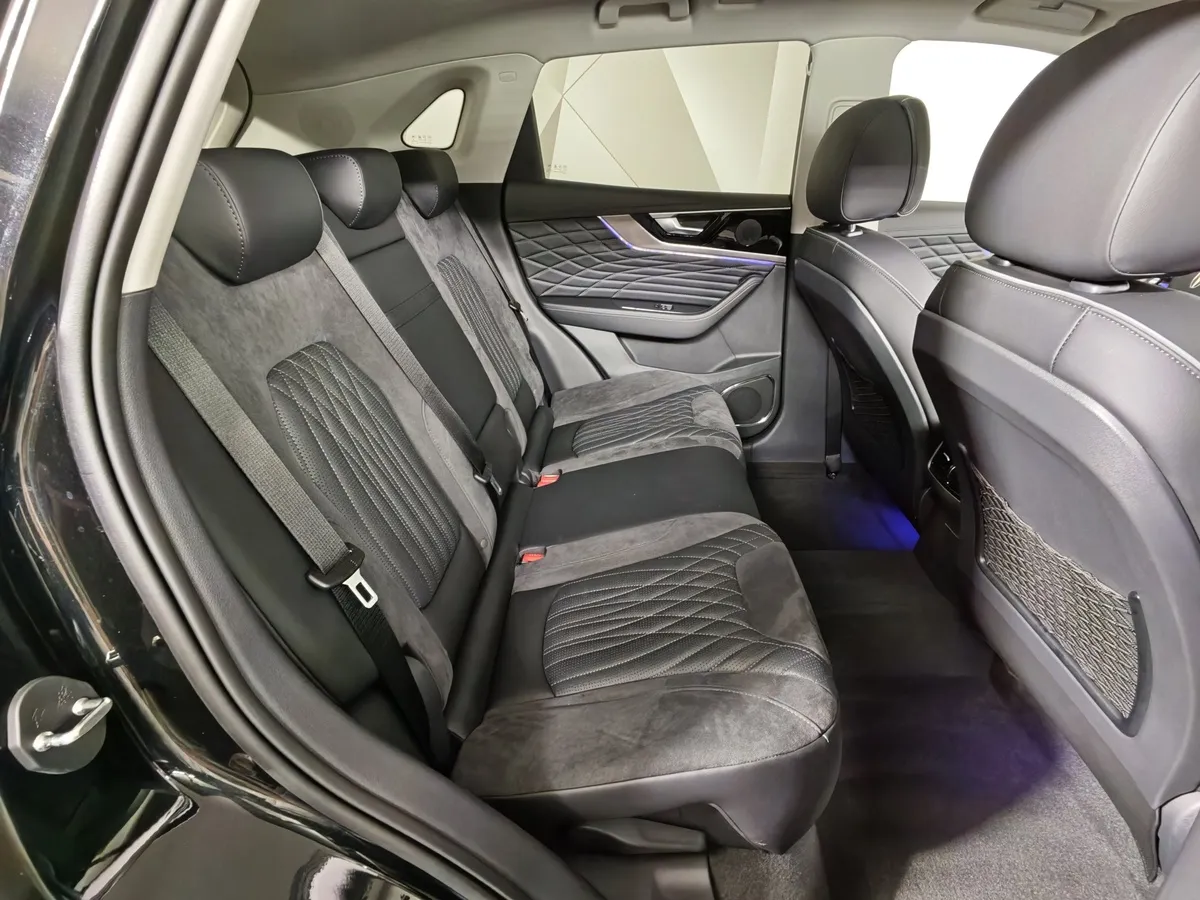 Hongqi HS5 2.0 AT 4WD (224 л.с.) Комфорт Черный в АВИЛОН. Слайд №16