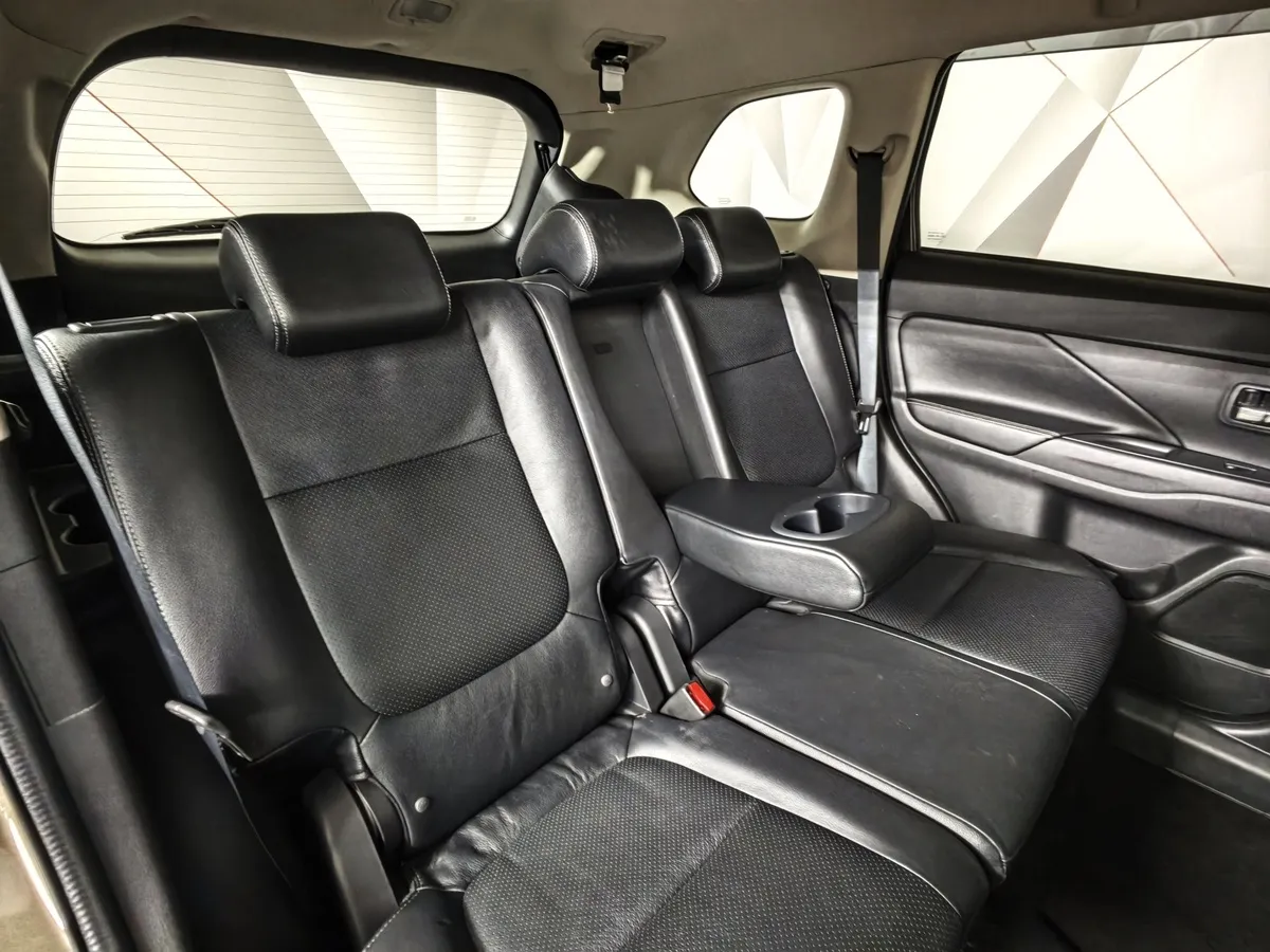 Mitsubishi Outlander 2.4 CVT 4WD (167 л.с.) Коричневый в АВИЛОН. Слайд №15