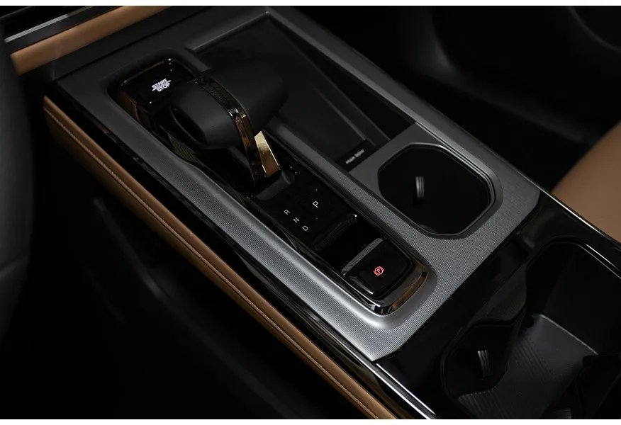 GAC GS4 2.0T 8AT 4WD (231 л.с.) GL Черный в АВИЛОН. Слайд №12