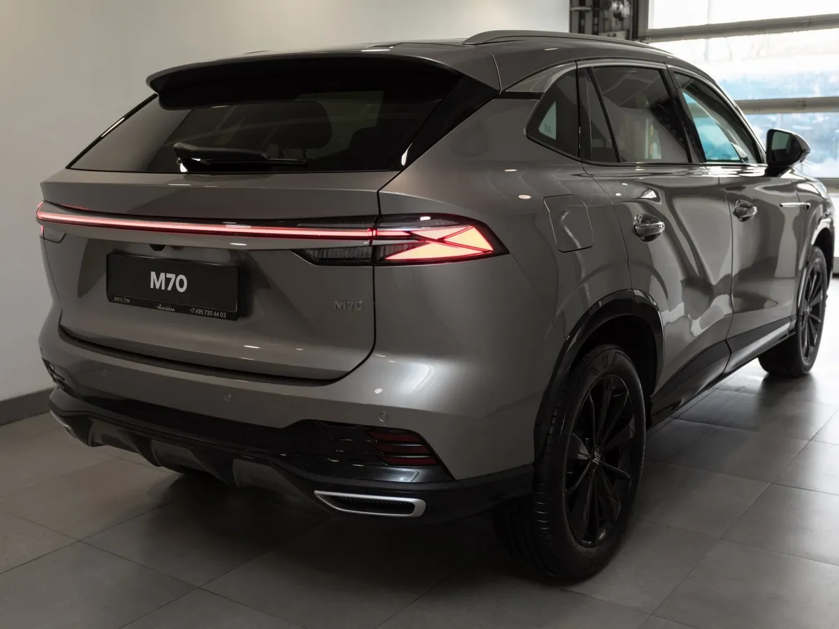 Москвич М70 1.5 DCT FWD (150 л.с.) Драйв Серебристый в АВИЛОН. Слайд №6
