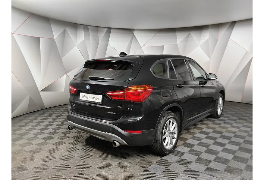 LIVE. Слайд №6