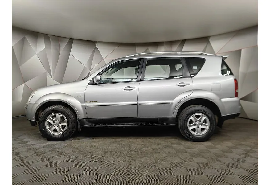 SsangYong Rexton 2.7 Xdi AT AWD (165 л.с.) Серебристый в АВИЛОН. Слайд №5