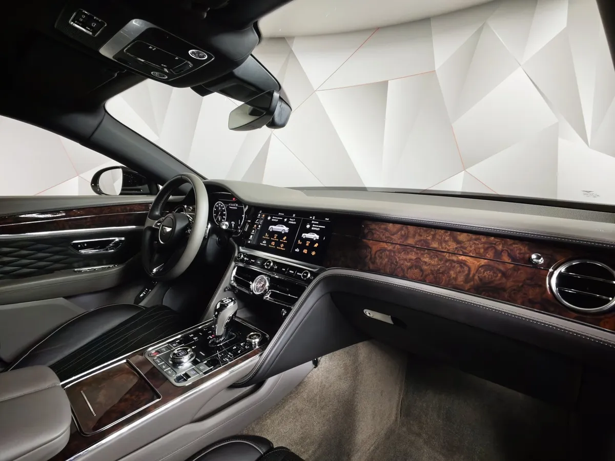 Bentley Flying Spur 6.0 W12 AWD AT (635 л.с.) Черный в АВИЛОН. Слайд №13