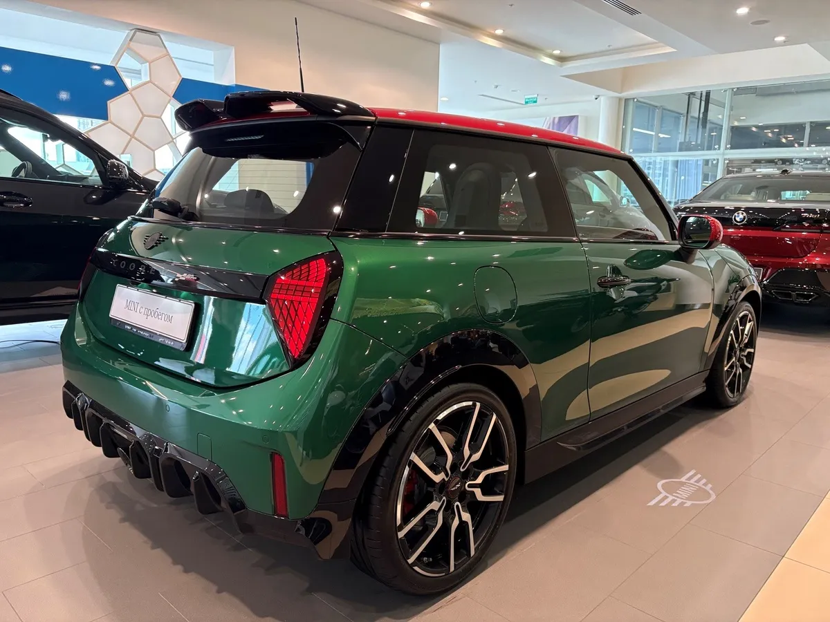 MINI 3 двери 2.0 AMT FWD (231 л.с.) Зеленый в АВИЛОН. Слайд №6