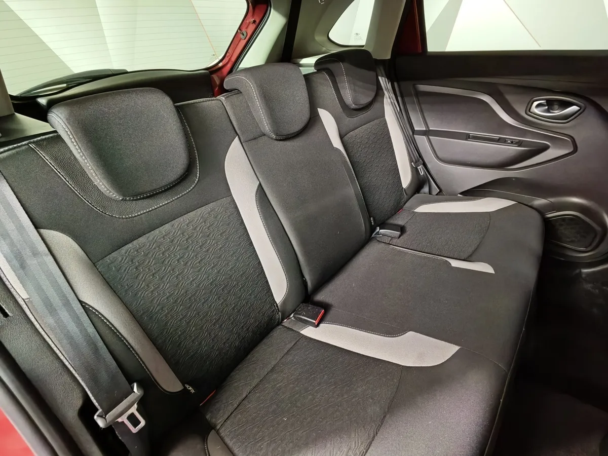 ВАЗ (Lada) XRAY 1.8 AMT (122 л.с.) Красный в АВИЛОН. Слайд №17