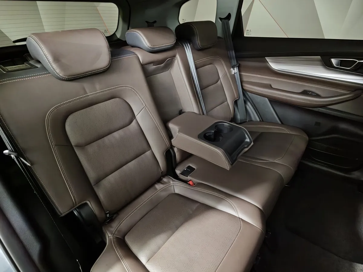 Chery Tiggo 8 Pro 1.6 TGDI DCT7 (186 л.с.) Prestige Dreamline Серый в АВИЛОН. Слайд №17