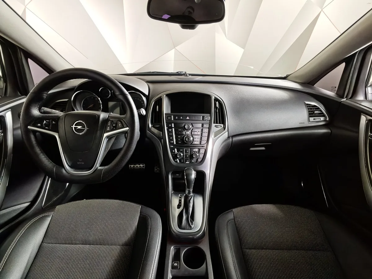 Opel Astra 1.6 Turbo AT (180 л.с.) Серый в АВИЛОН. Слайд №11