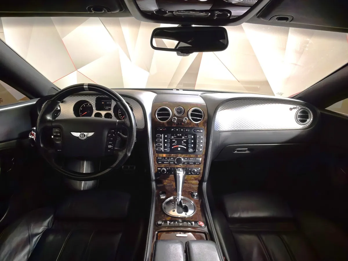 Bentley Continental GT 6.0 AT Twin Turbo (560 л.с.) Оранжевый в АВИЛОН. Слайд №14