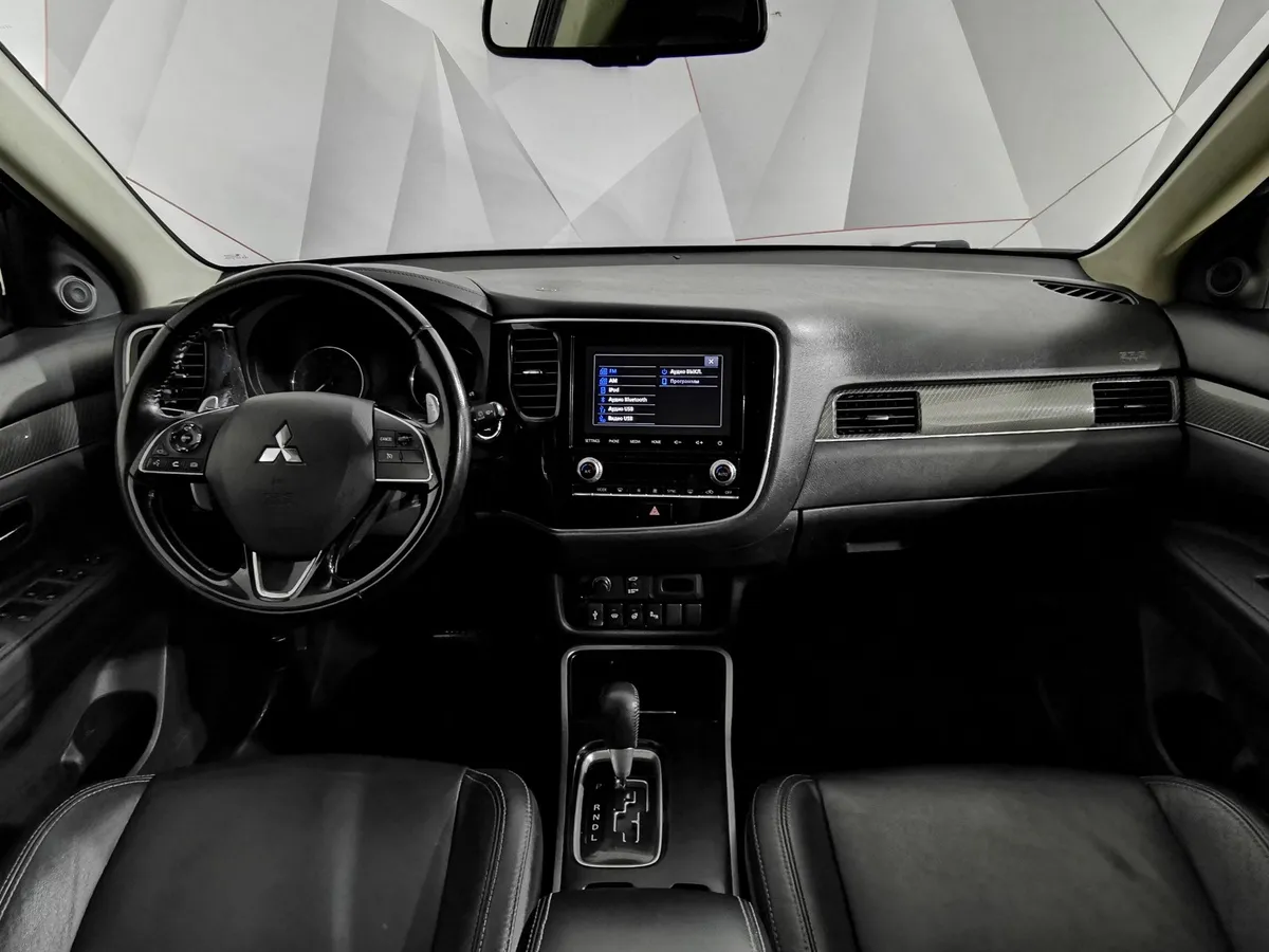 Mitsubishi Outlander 2.4 MIVEC CVT 4WD (167 л.с.) Ultimate Черный в АВИЛОН. Слайд №13